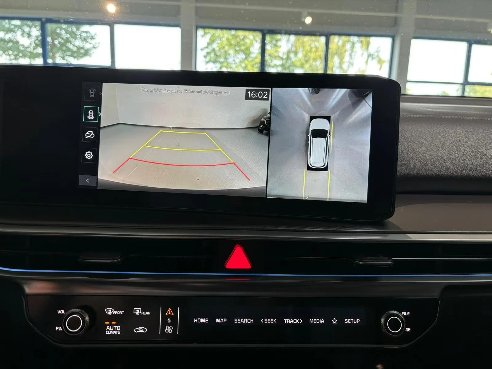 Kia Sorento 1.6PHEV-PLATINUM/252HP/DIGI/HUD/LED/ACC/KLESS/139g | Mobile.bg   13