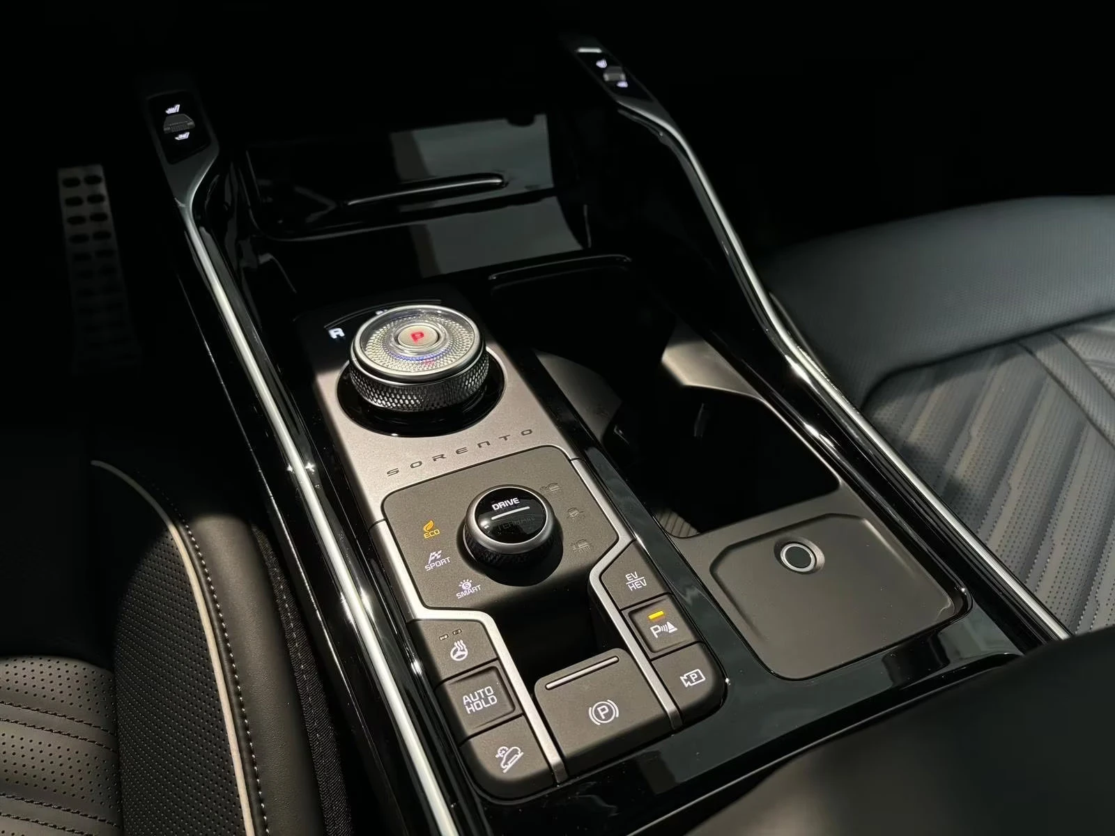 Kia Sorento 1.6PHEV-PLATINUM/252HP/DIGI/HUD/LED/ACC/KLESS/139g | Mobile.bg   14