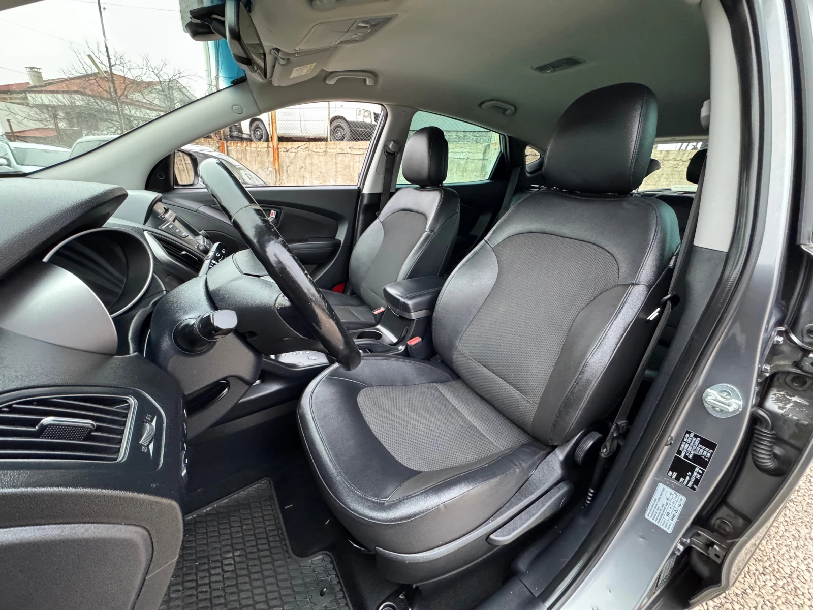 Hyundai IX35 АВТОМАТ-ФУЛЛЛЛ - изображение 9