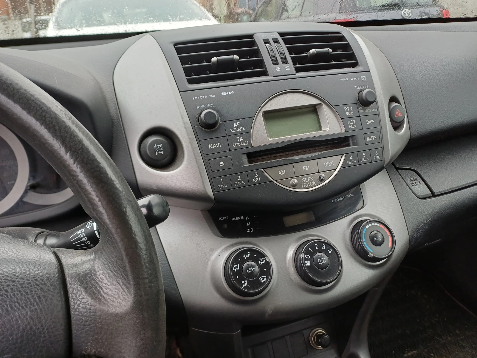 Toyota Rav4 2.0 VVT-i COMFORT, снимка 9 - Автомобили и джипове - 54057549
