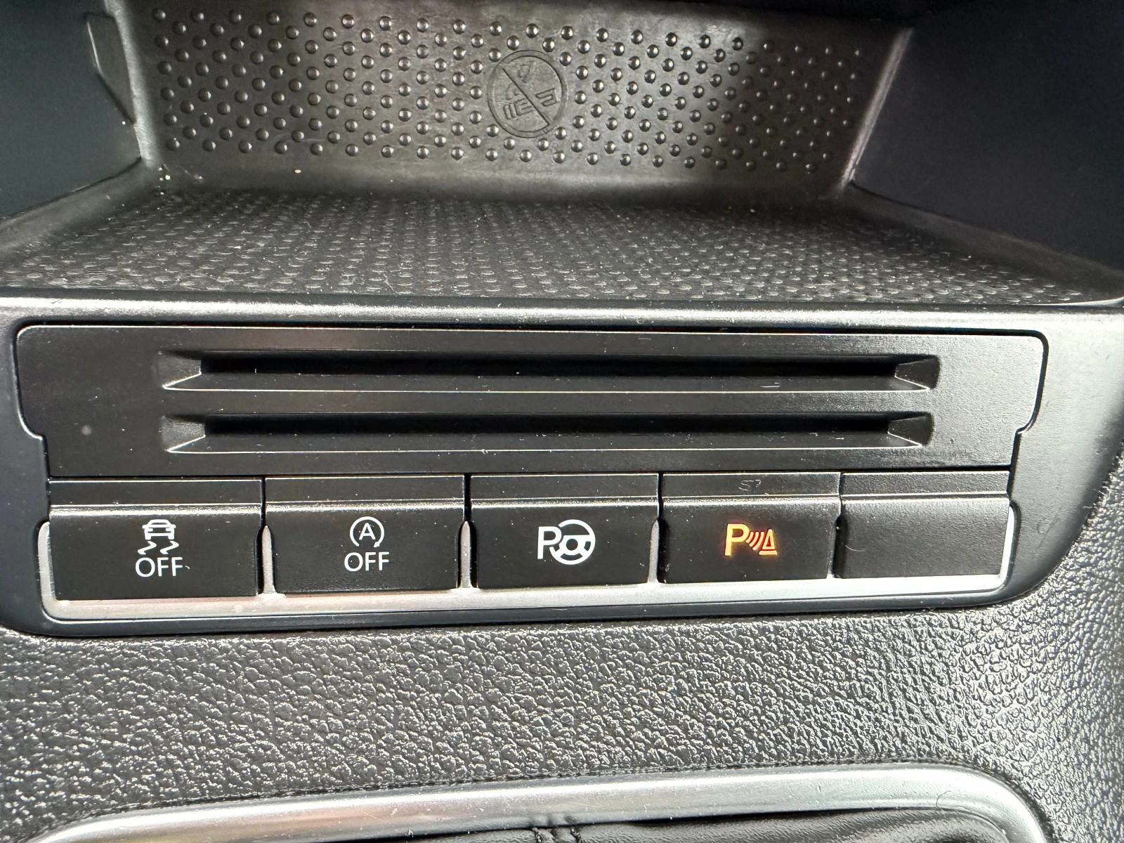 VW Tiguan FACELIFT 2.0TDI-140 BzluEMOTION TECH., снимка 16 - Автомобили и джипове - 54357711