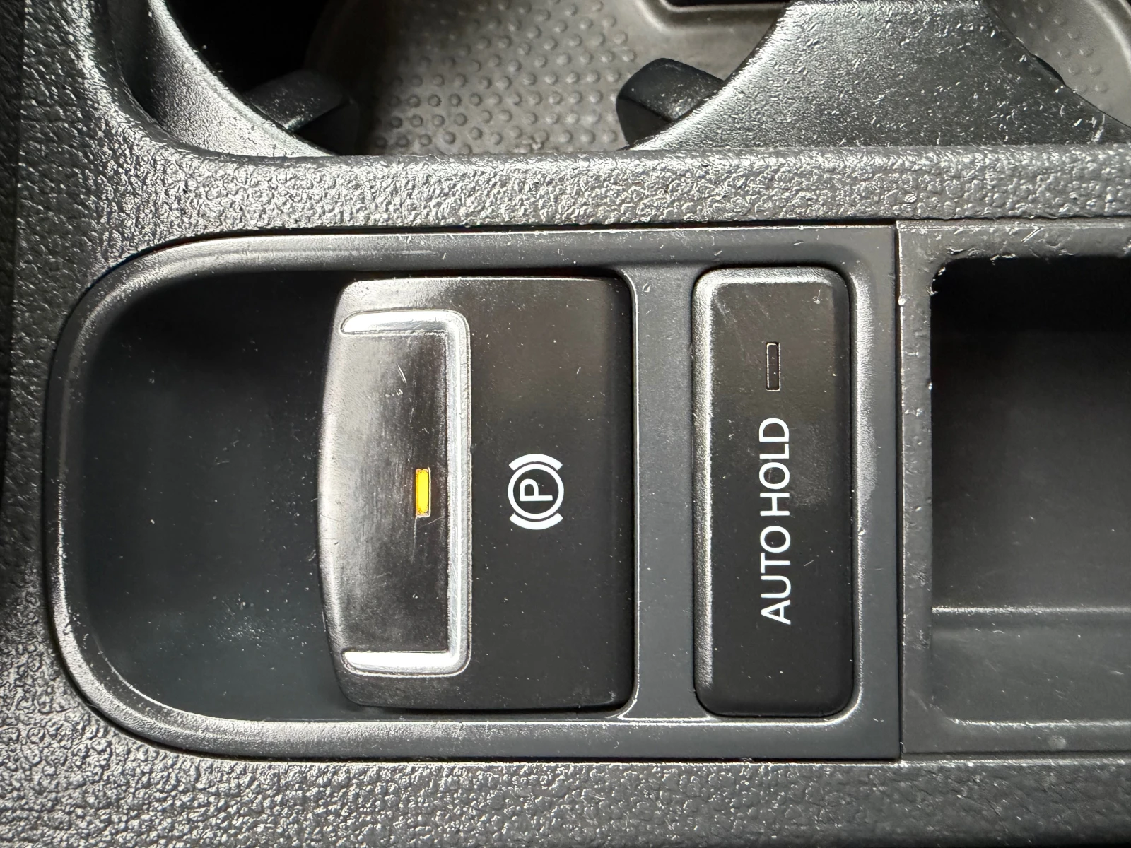 VW Tiguan FACELIFT 2.0TDI-140 BzluEMOTION TECH., снимка 17 - Автомобили и джипове - 54357711