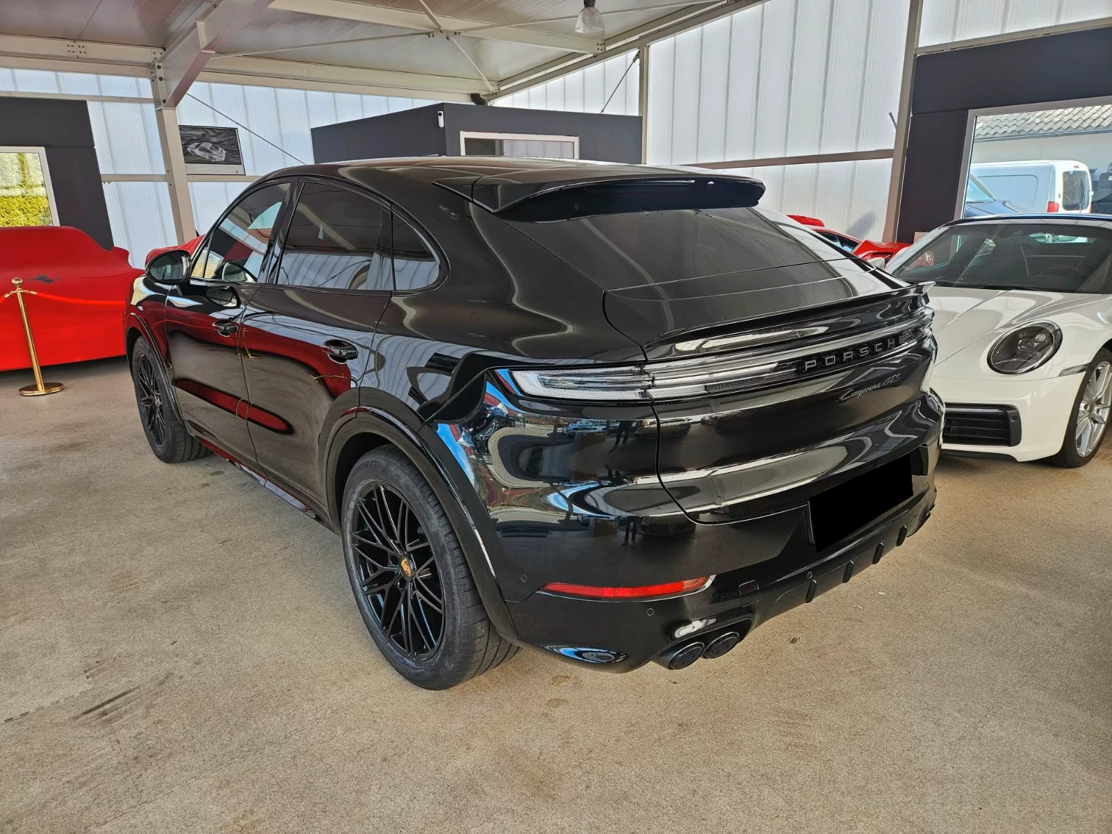 Porsche Cayenne GTS* COUPE* PANO* 360CAM* DISTR* KEYLESS* MEMORY* , снимка 5 - Автомобили и джипове - 54451389