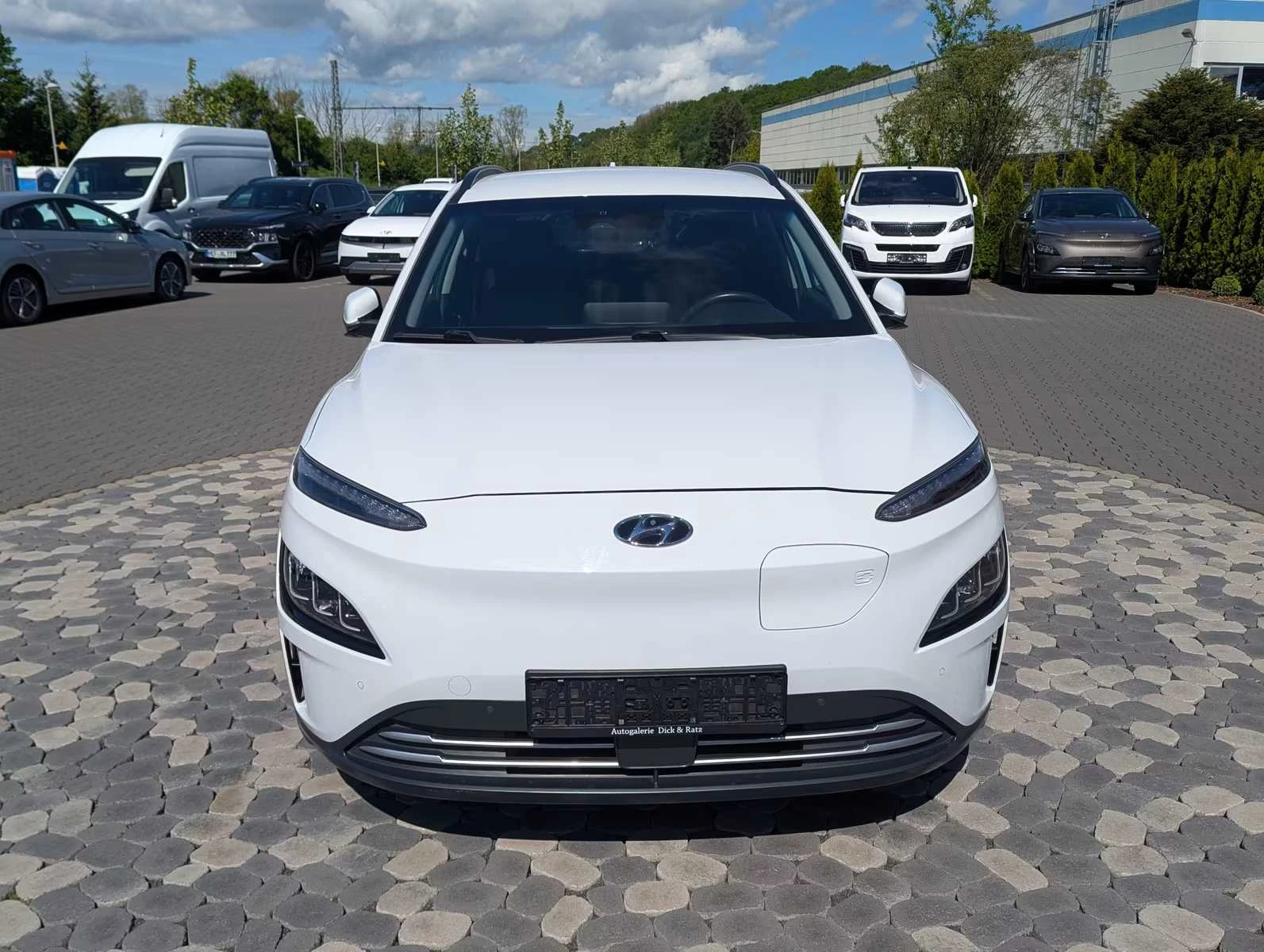 Hyundai Kona EV 98000KM. 64KW/h 204 k.с.  ТЕРМО ПОМПА, ГАРАНЦИЯ, снимка 3 - Автомобили и джипове - 54882793