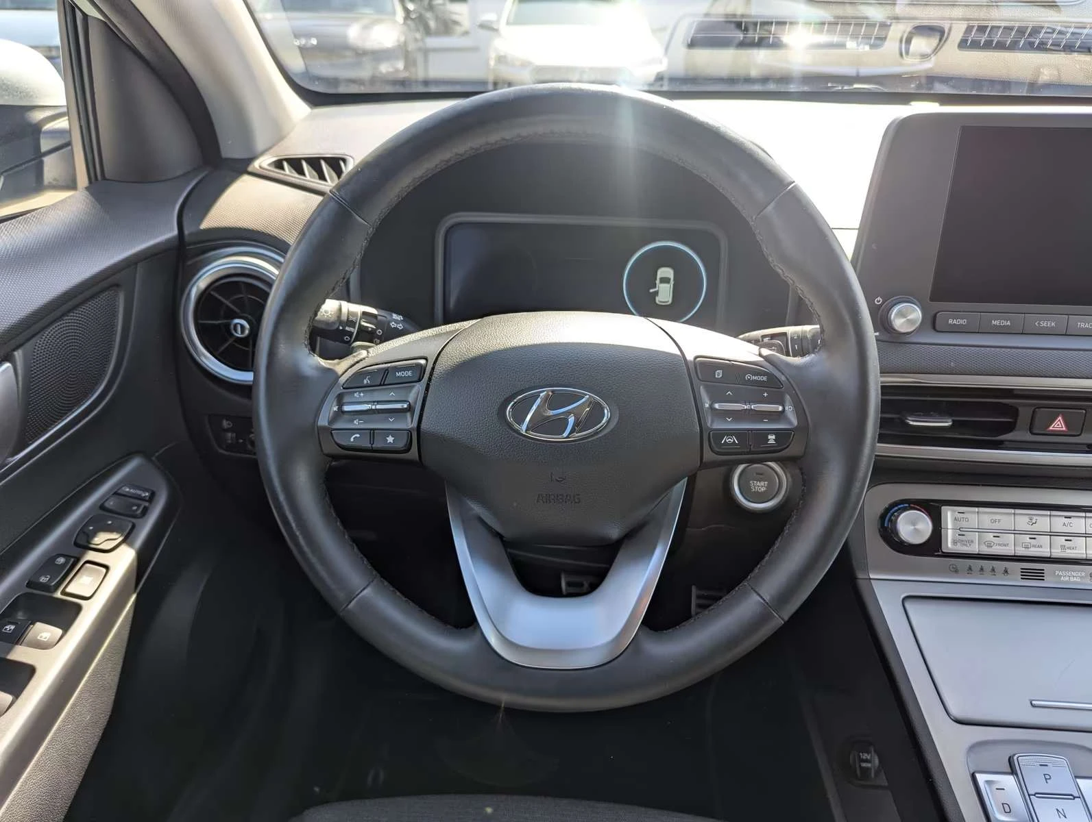 Hyundai Kona EV 98000KM. 64KW/h 204 k.с.  ТЕРМО ПОМПА, ГАРАНЦИЯ, снимка 12 - Автомобили и джипове - 54882793