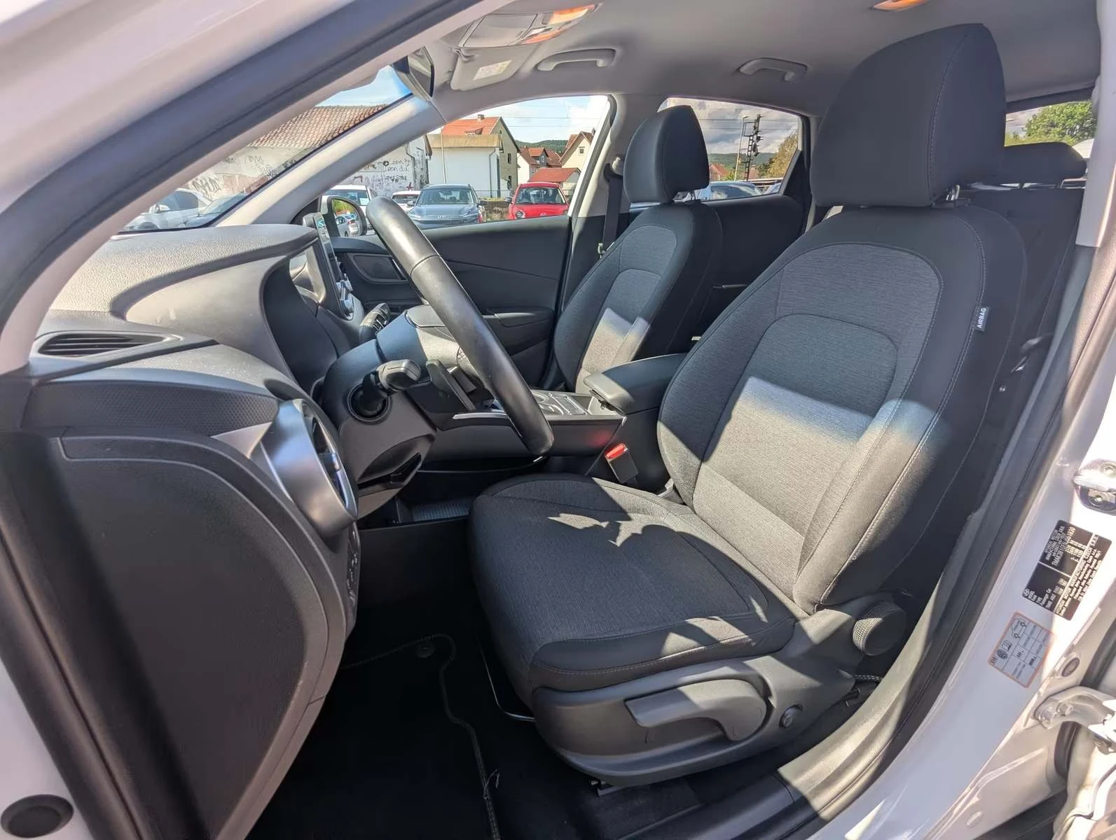 Hyundai Kona EV 98000KM. 64KW/h 204 k.с.  ТЕРМО ПОМПА, ГАРАНЦИЯ, снимка 10 - Автомобили и джипове - 54882793