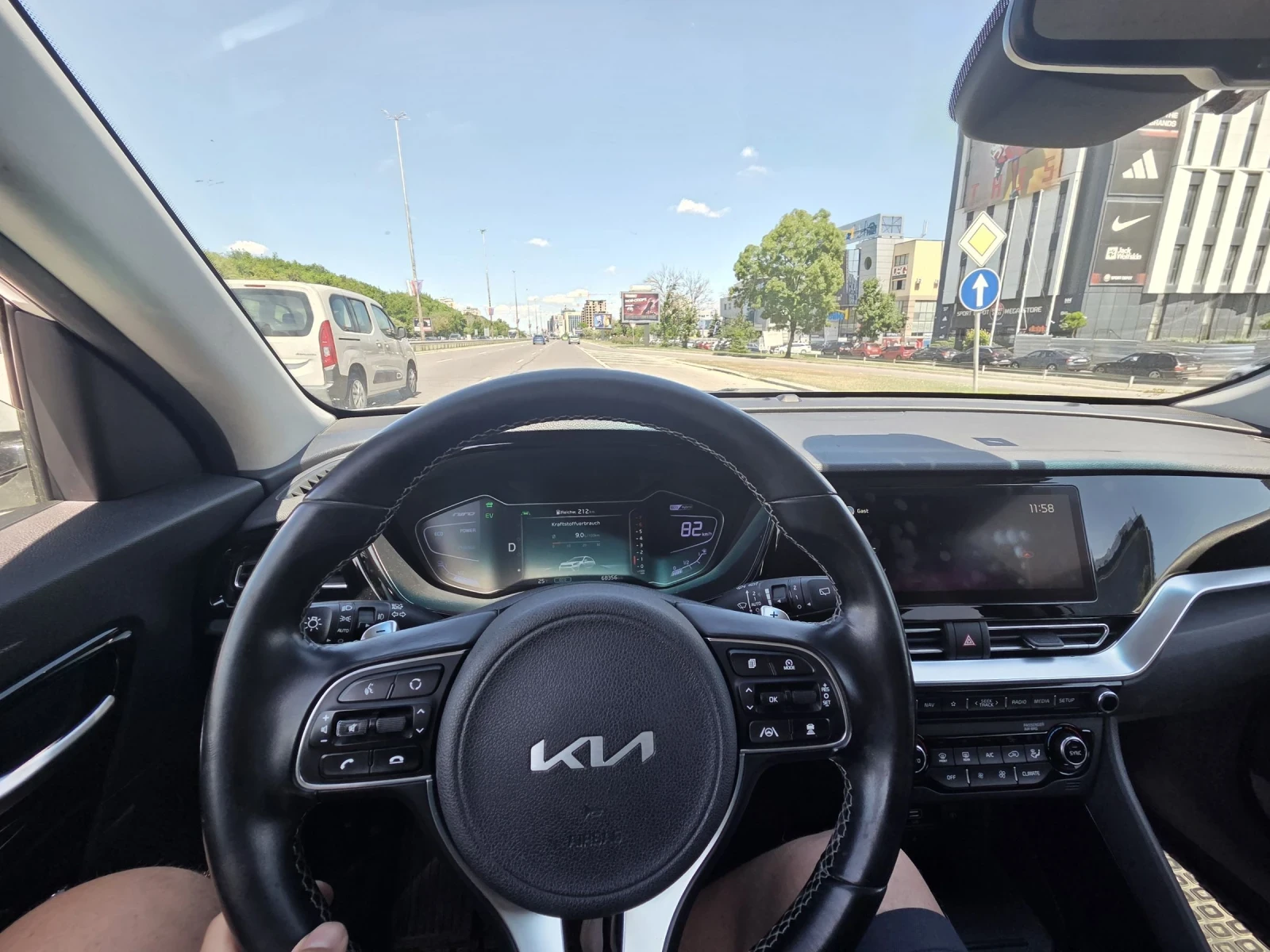 Kia Niro Full hybrid 2022, снимка 7 - Автомобили и джипове - 54932728