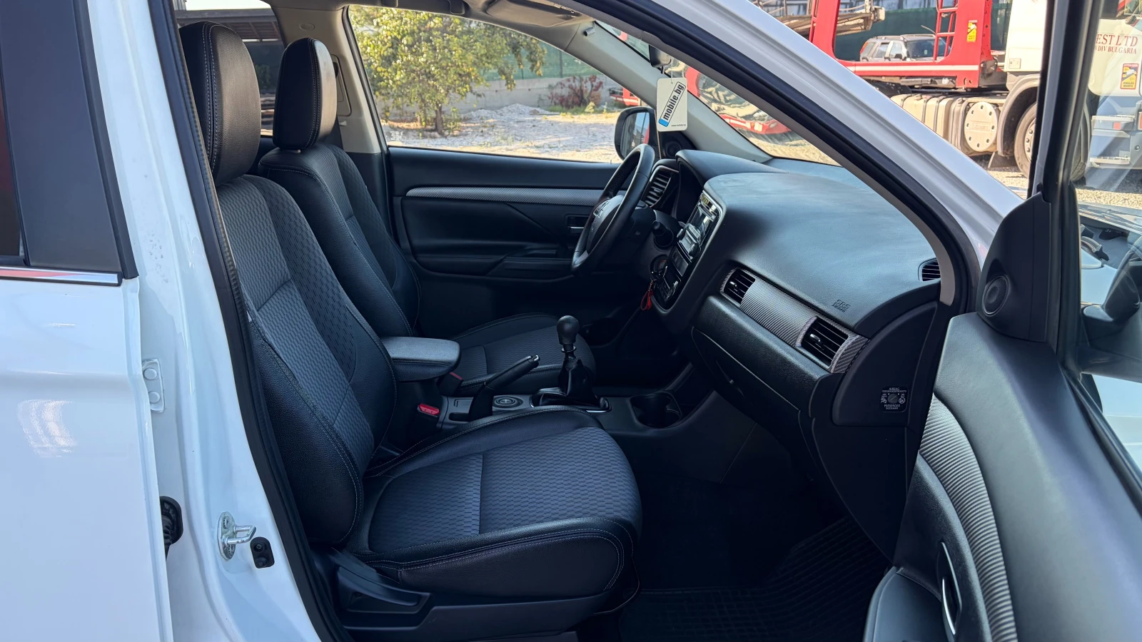Mitsubishi Outlander 2.2 DI-D AWD, снимка 12 - Автомобили и джипове - 56114017
