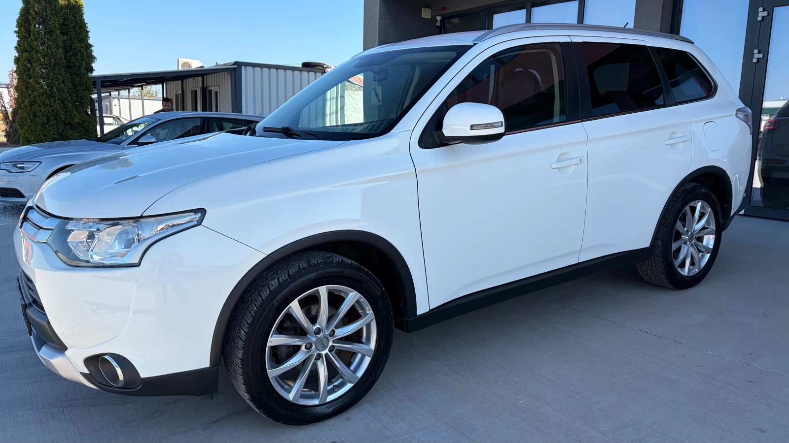 Mitsubishi Outlander 2.2 DI-D AWD, снимка 2 - Автомобили и джипове - 56114017