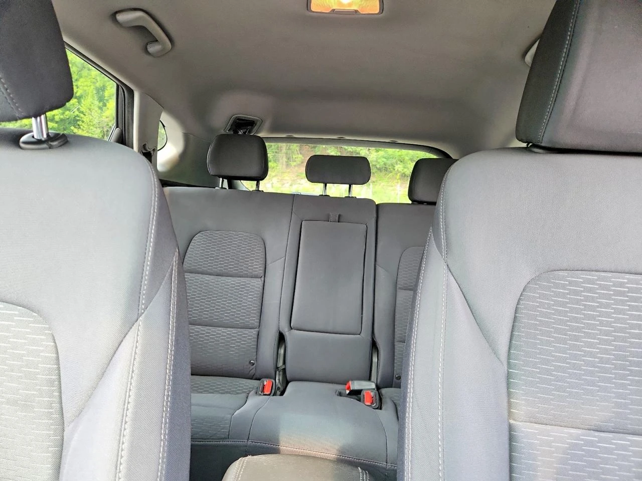 Hyundai Tucson 2.0l Se, снимка 10 - Автомобили и джипове - 56417678