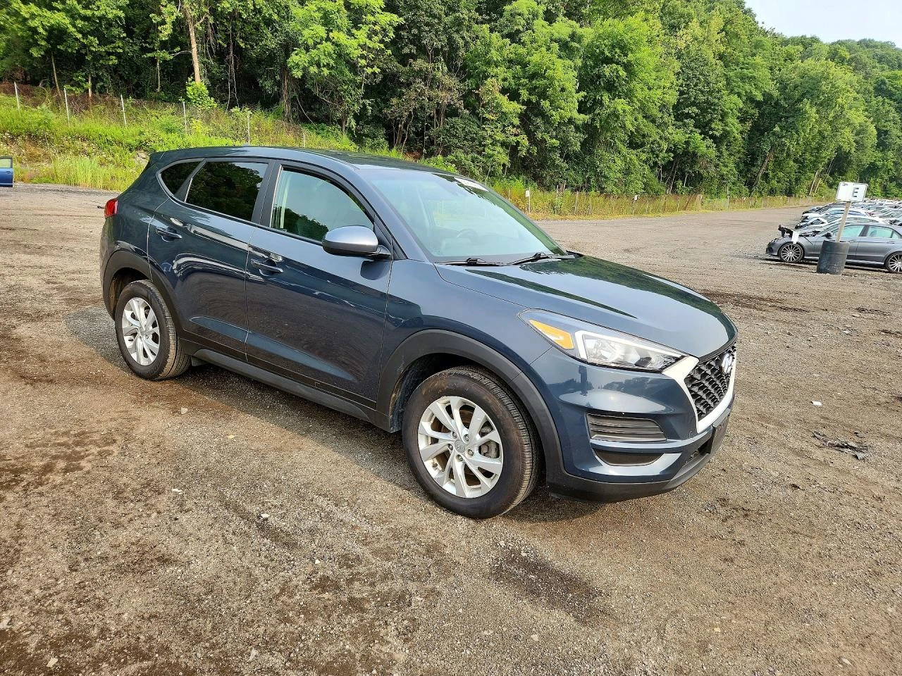 Hyundai Tucson 2.0l Se, снимка 4 - Автомобили и джипове - 56417678