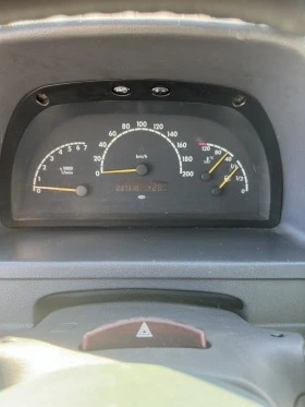 Mercedes-Benz V 200, снимка 10