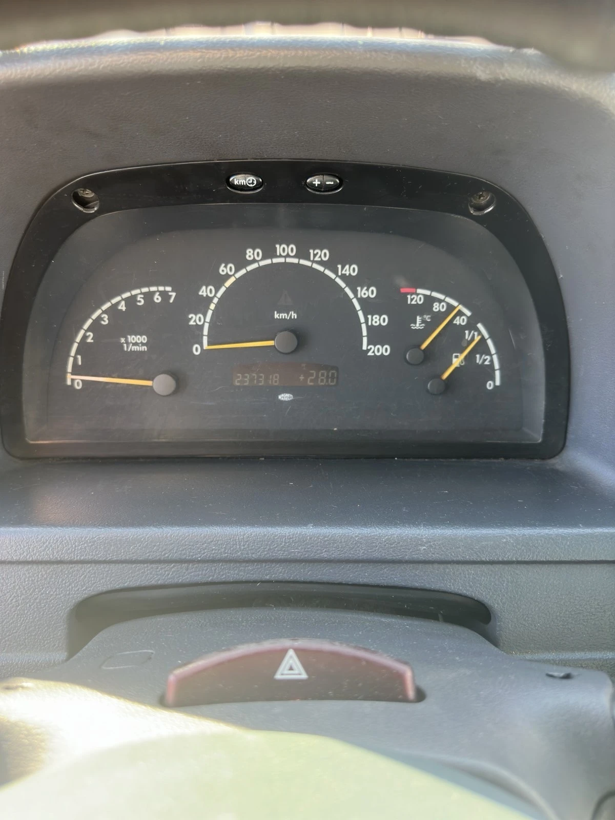 Mercedes-Benz V 200  - изображение 10