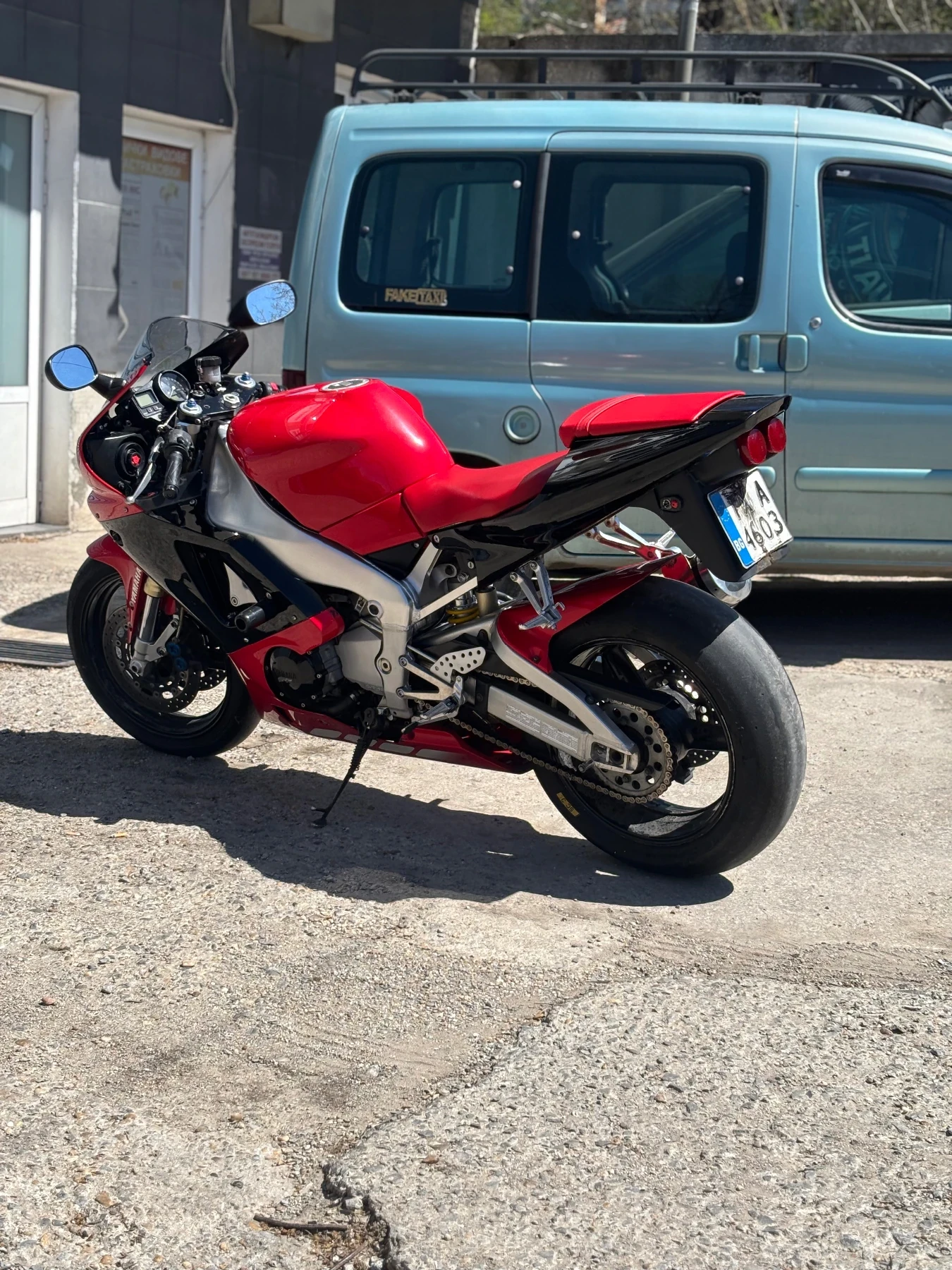 Yamaha YZF-R1  - изображение 7
