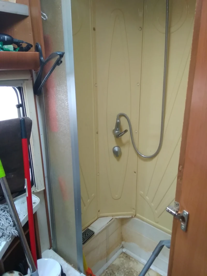 Каравана Други Fendt, снимка 14 - Каравани и кемпери - 53252764