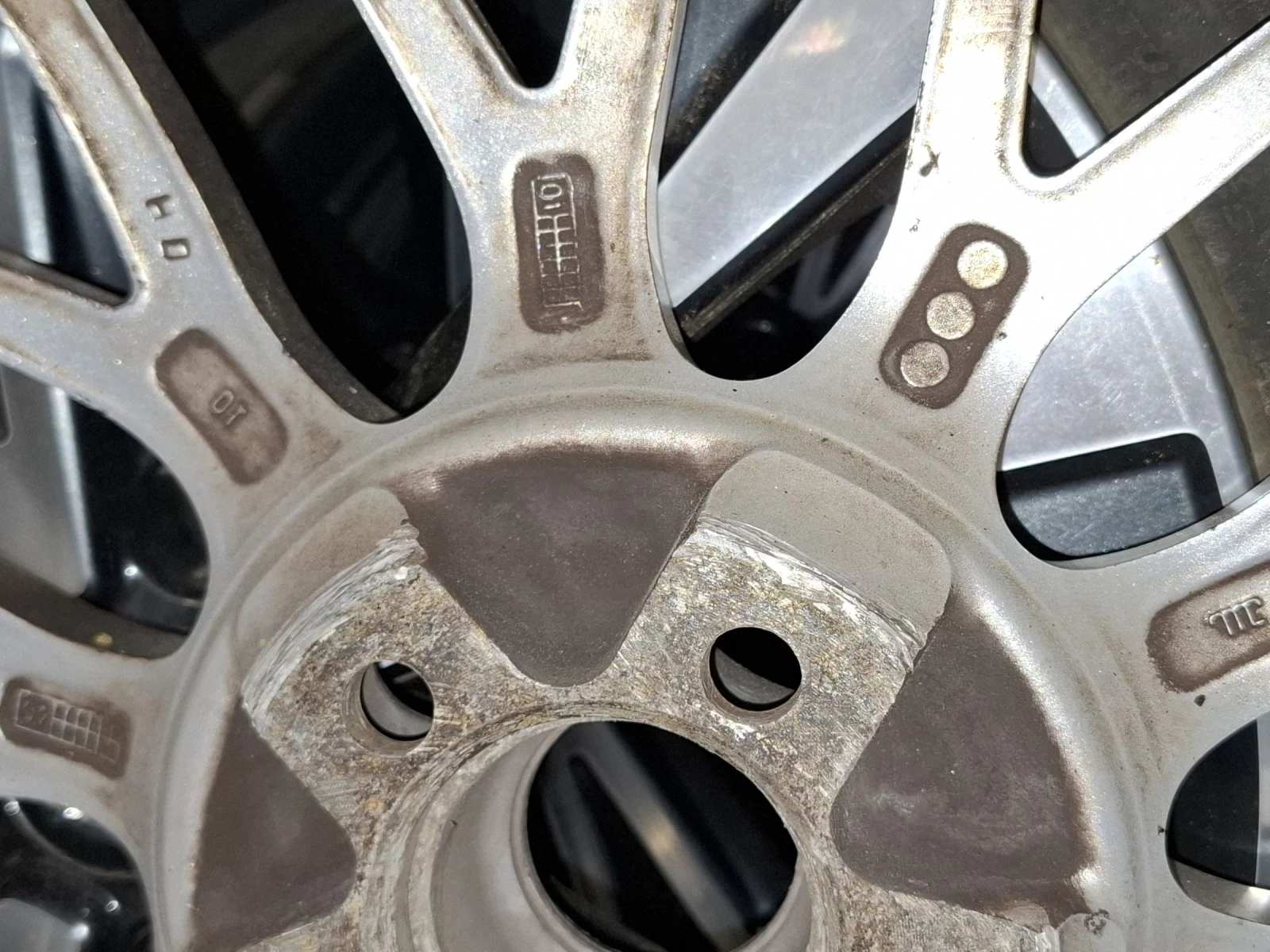 ���� � ������ 225/45R17 | Mobile.bg � ����������� 6