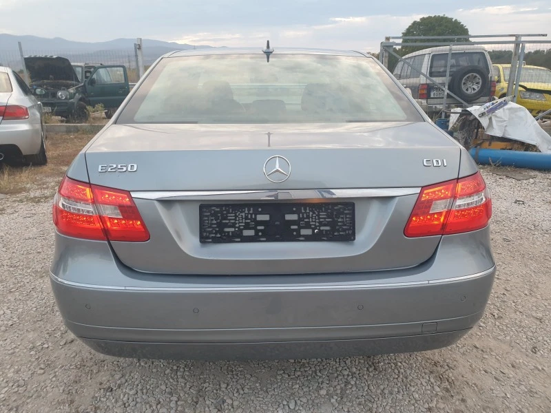 Mercedes-Benz E 250 Avangard, снимка 6 - Автомобили и джипове - 42797281