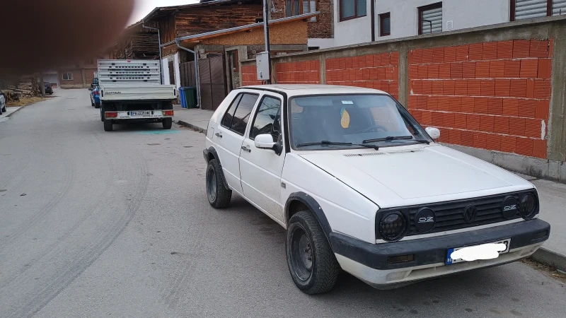 VW Golf 1.6td, снимка 3 - Автомобили и джипове - 48176177