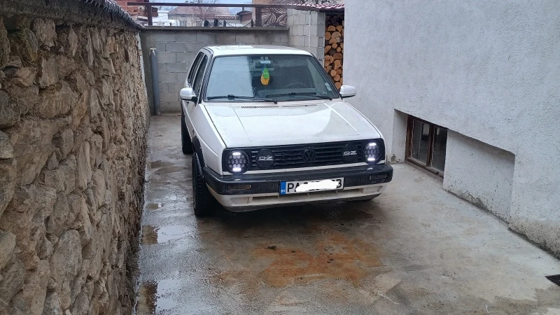 VW Golf 1.6td, снимка 4 - Автомобили и джипове - 48176177