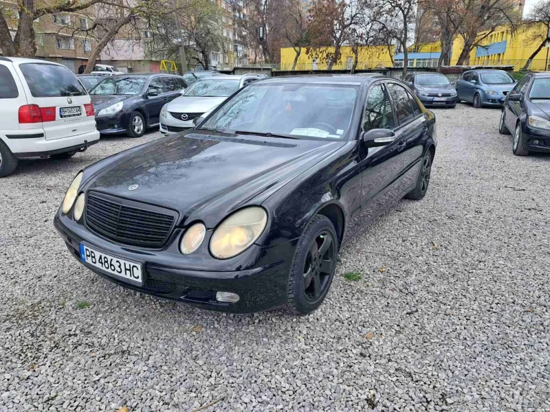 Mercedes-Benz E 200 2.2CDI, снимка 1 - Автомобили и джипове - 49531499