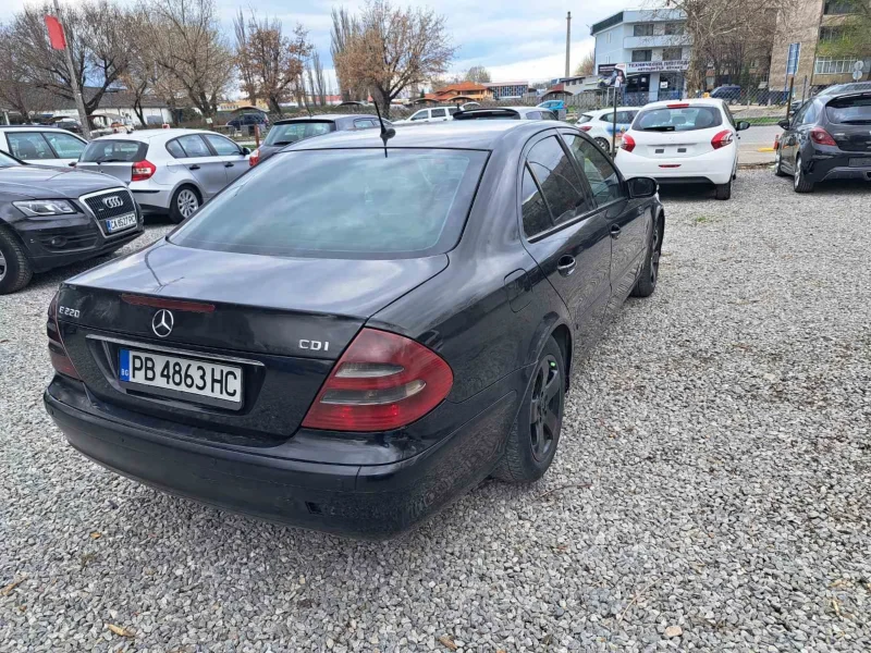 Mercedes-Benz E 200 2.2CDI, снимка 8 - Автомобили и джипове - 49531499