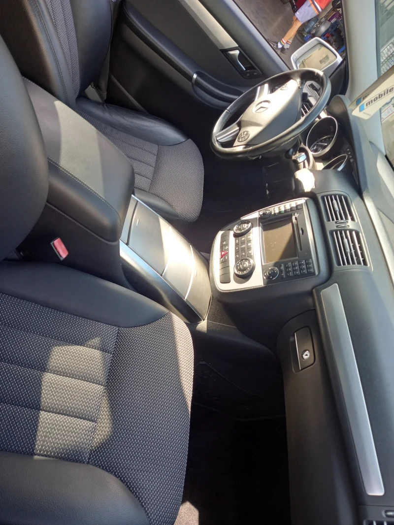 Mercedes-Benz R 350, снимка 3 - Автомобили и джипове - 52535647