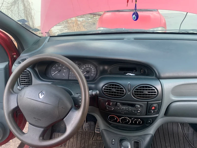 Renault Scenic 1, 6, снимка 8 - Автомобили и джипове - 52371882