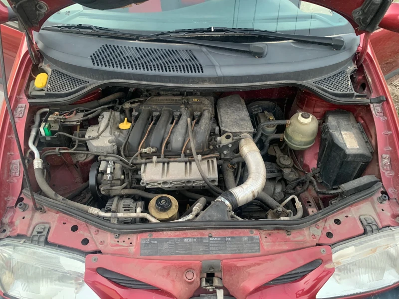 Renault Scenic 1, 6, снимка 5 - Автомобили и джипове - 52371882