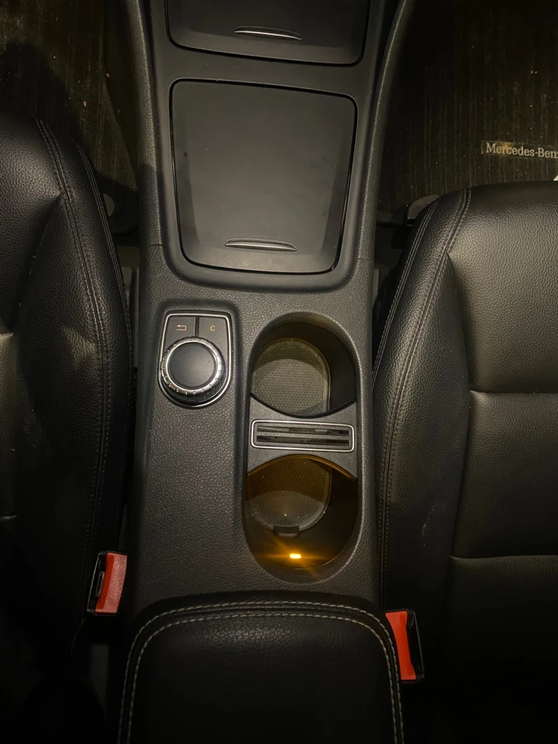 Mercedes-Benz CLA 220, снимка 10 - Автомобили и джипове - 52575027