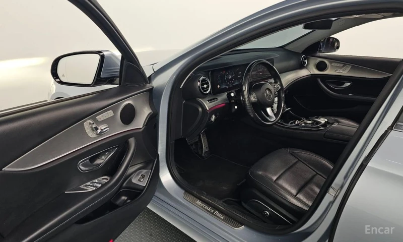 Mercedes-Benz E 350, снимка 11 - Автомобили и джипове - 53277472