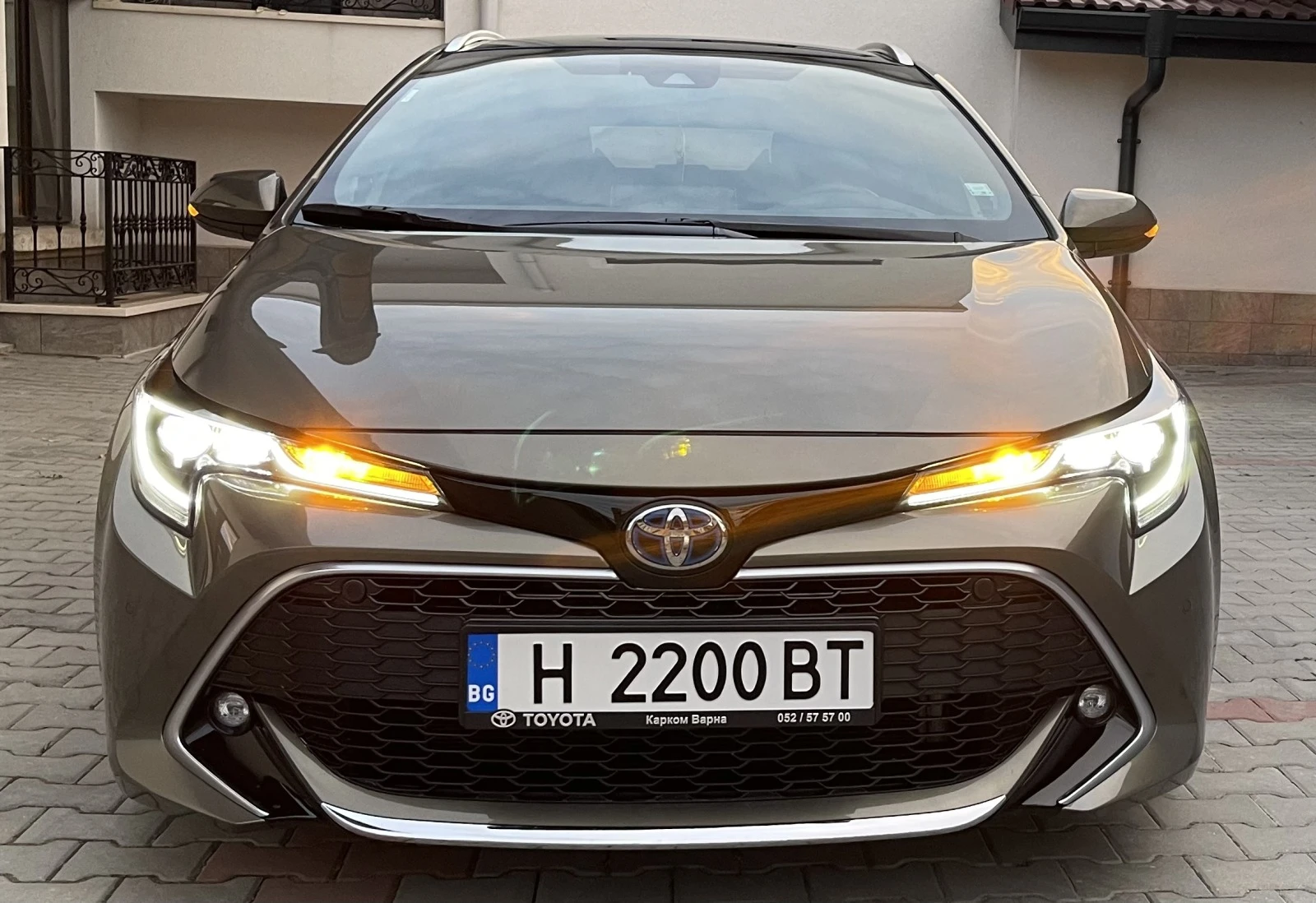 Toyota Corolla Hybrid Touring Sport - изображение 10