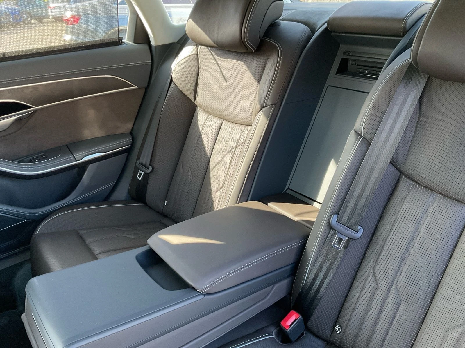 Audi A8 L* Quattro* B&O* Вентилация - изображение 6