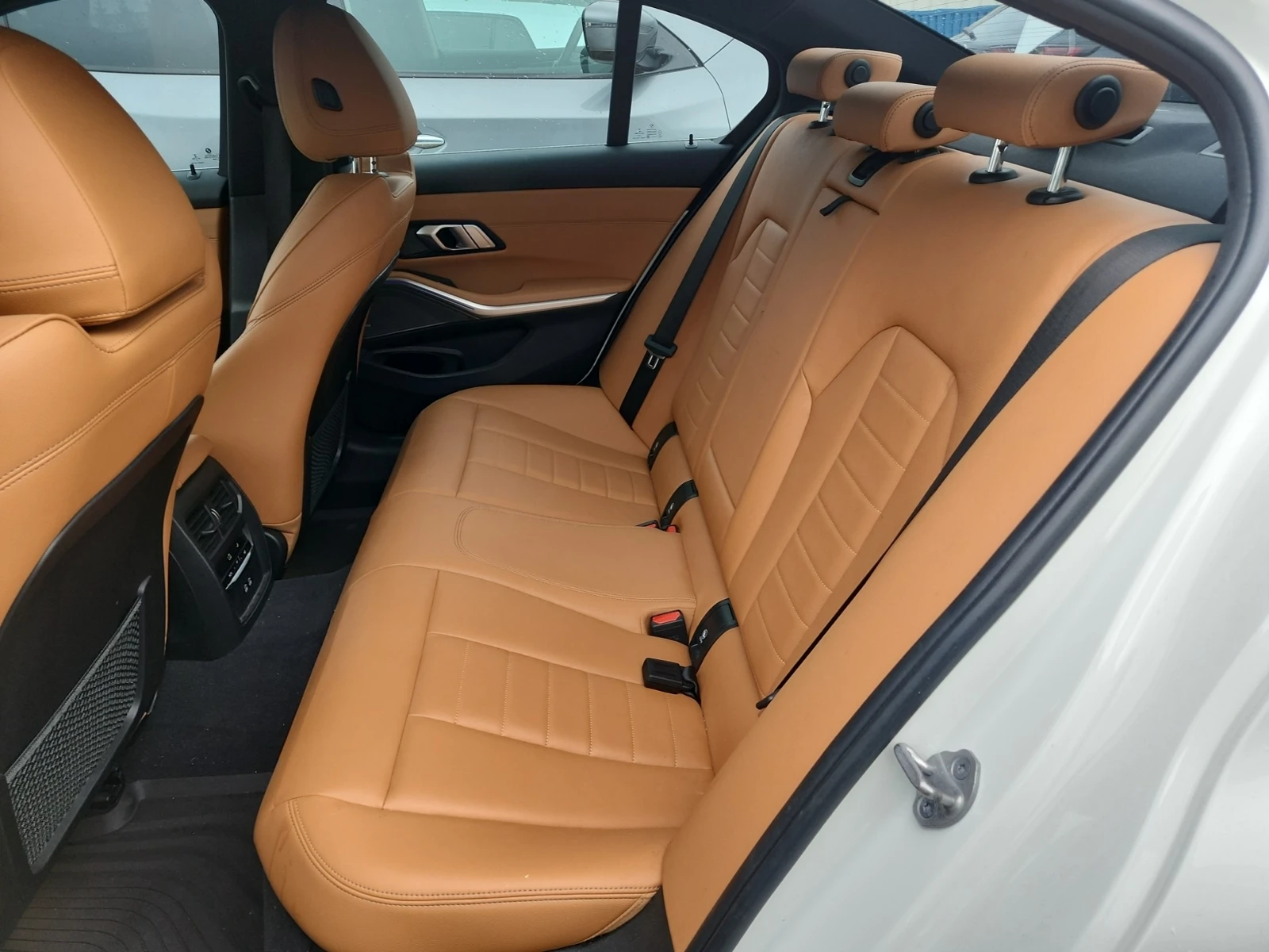 BMW 330 * XDRIVE* * АВТОКРЕДИТ* * ЦЕНА ДО БЪЛГАРИЯ*  - изображение 10