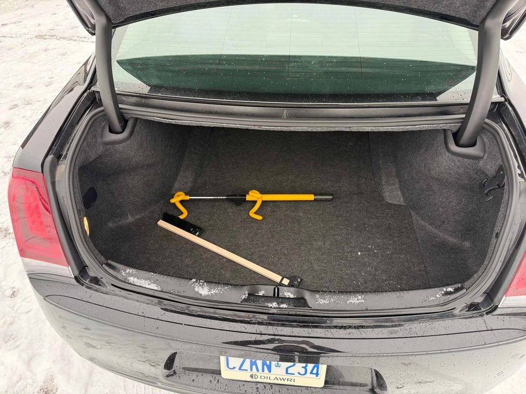 Chrysler 300c * 300 Touring L * CARFAX * ЦЕНА ДО БГ - изображение 10