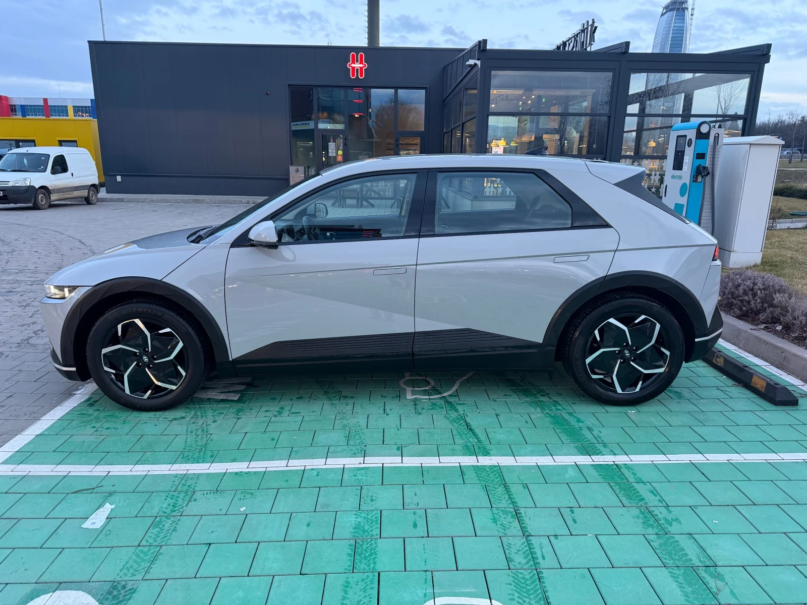 Hyundai Ioniq 5 58 kWh DYNAMIQ Nardo Grey/Termo/Pixel Led - изображение 6