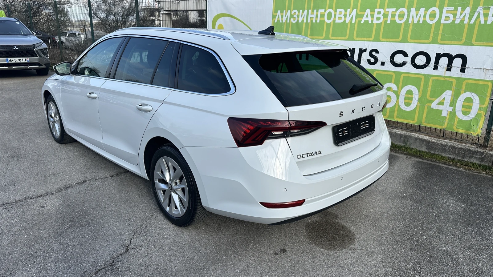Skoda Octavia Style 2.0 TDI Automatic, снимка 5 - Автомобили и джипове - 54043415