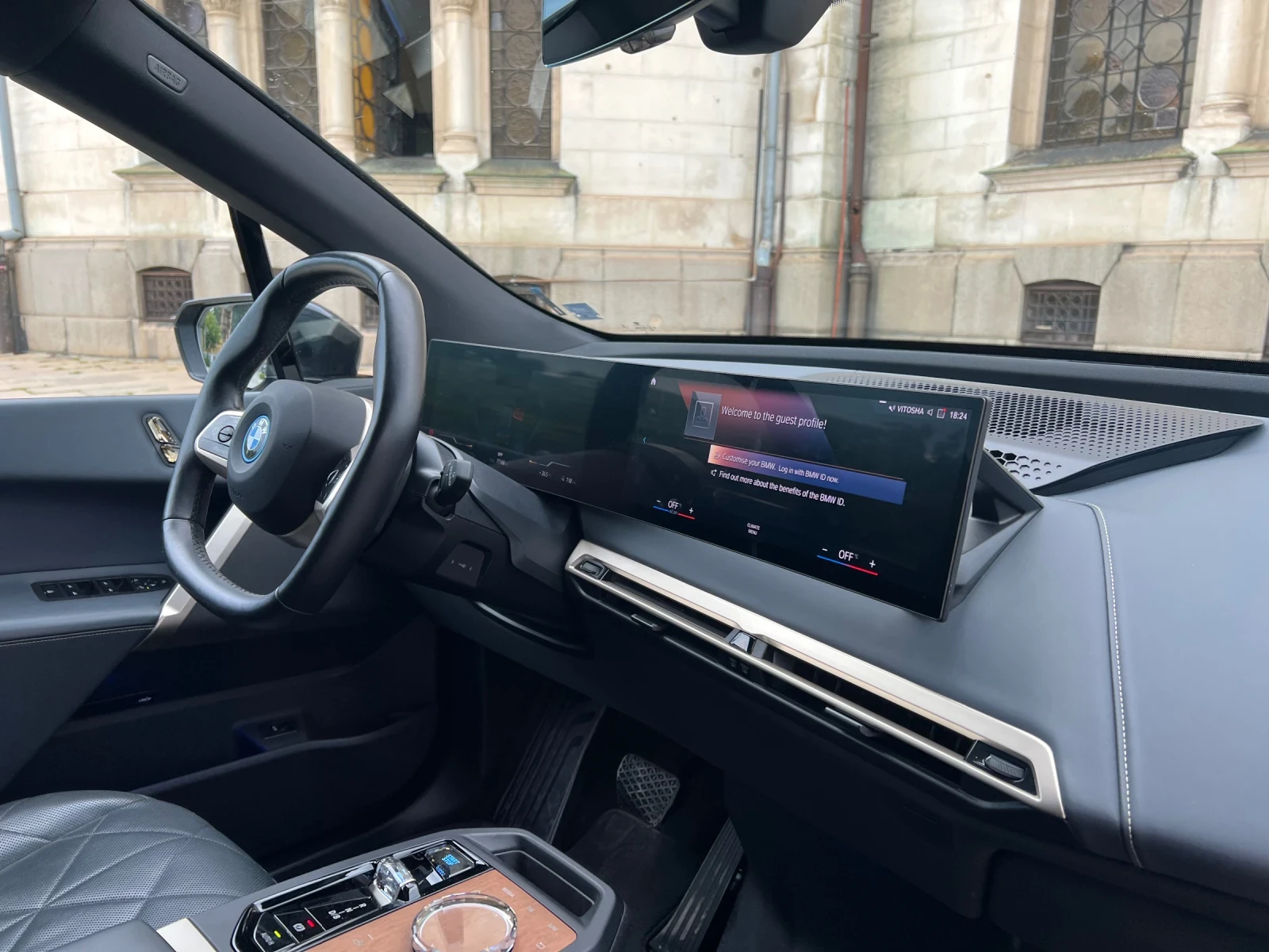 BMW iX 40xDrive* Msport* HUD* SkyLounge* 360* H&K, снимка 7 - Автомобили и джипове - 55211899