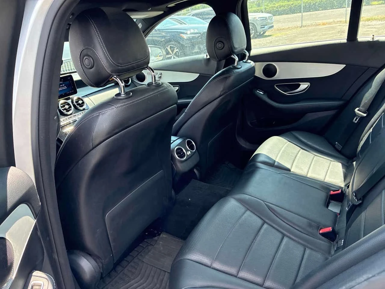Mercedes-Benz C 300 БЕЗ ЗАБЕЛЕЖКИ * КЛИП НА МОТОРА * ПРЕДСТАВИТЕЛСТВО, снимка 12 - Автомобили и джипове - 55325656