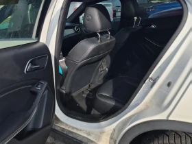 Mercedes-Benz GLA 250 CARFAX /Кожа/Нави/Подгрев/Панорама, снимка 12