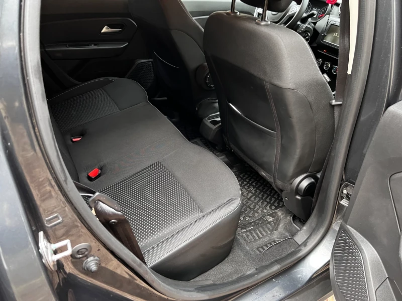 Dacia Duster 1.5DCI 4x4, снимка 8 - Автомобили и джипове - 52381432