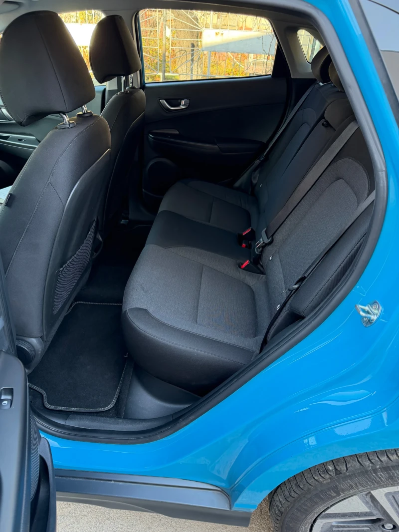 Hyundai Kona 52760km 64kWH сервизна кника, снимка 15 - Автомобили и джипове - 52663196