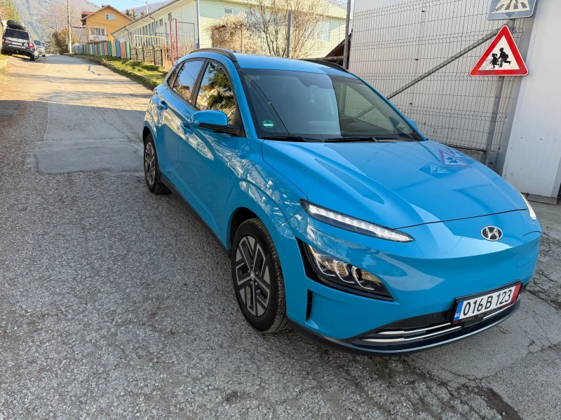 Hyundai Kona 52760km 64kWH сервизна кника, снимка 2 - Автомобили и джипове - 52663196