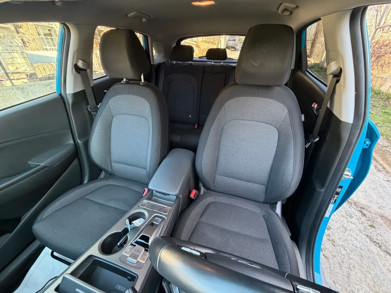 Hyundai Kona 52760km 64kWH сервизна кника, снимка 11 - Автомобили и джипове - 52663196