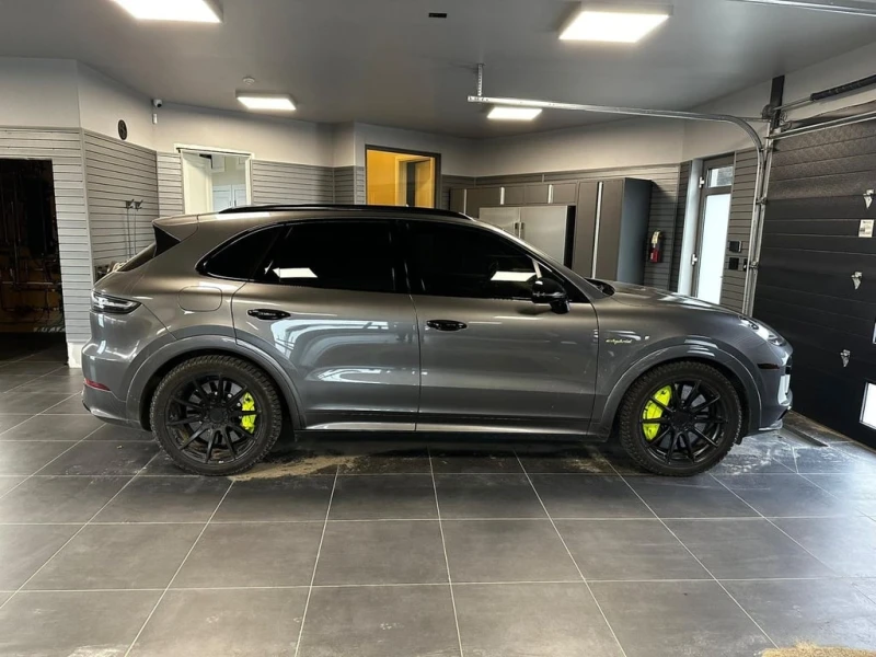 Porsche Cayenne 2021 * TURBO * ЛИЦЕНЗИРАН ПРОДАВАЧ, снимка 3 - Автомобили и джипове - 53293897