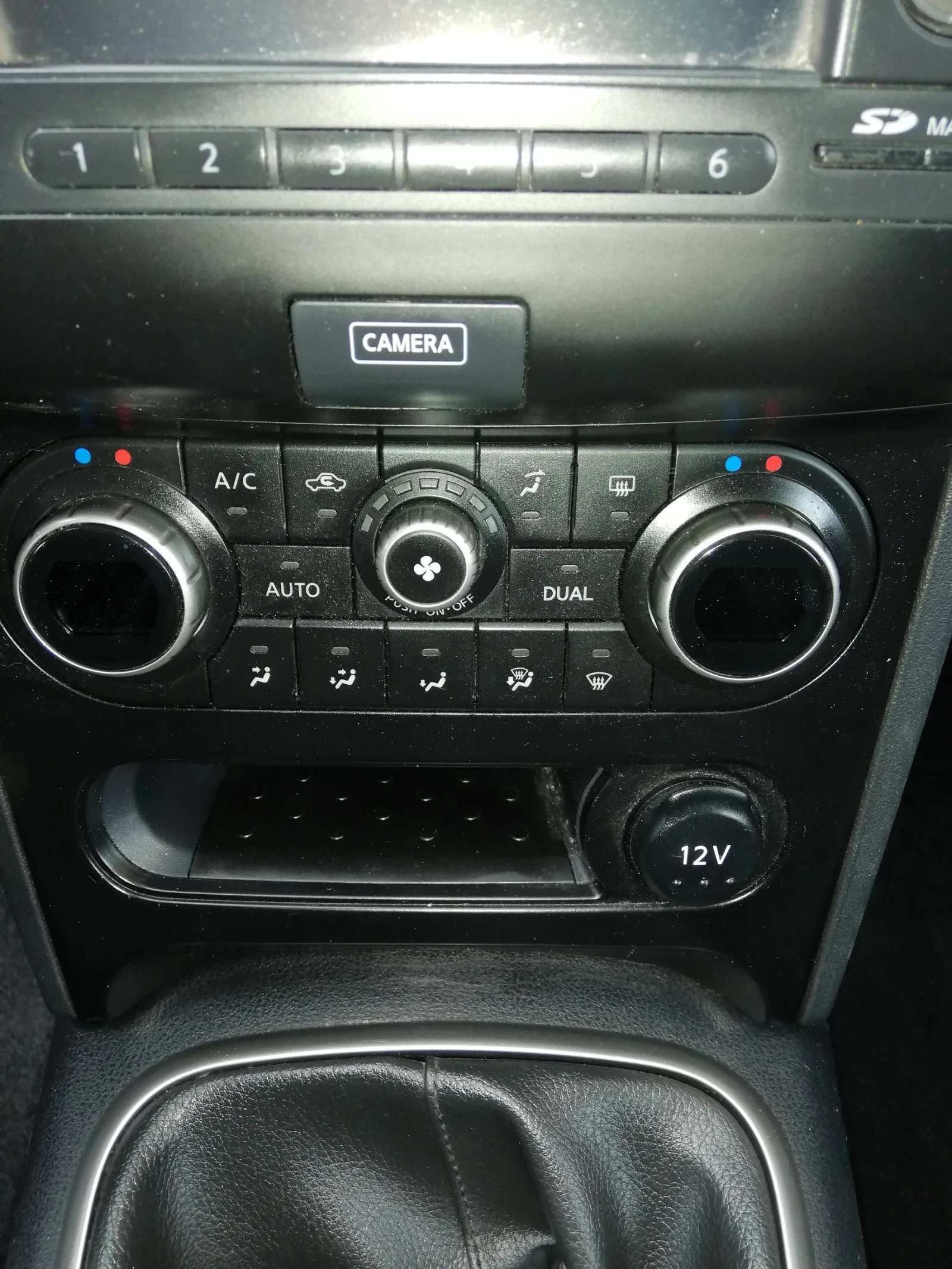 Nissan Qashqai 1.6TD климатроник УНИКАТ ВЪЗМОЖЕН БАРТЕР , снимка 4 - Автомобили и джипове - 45135374