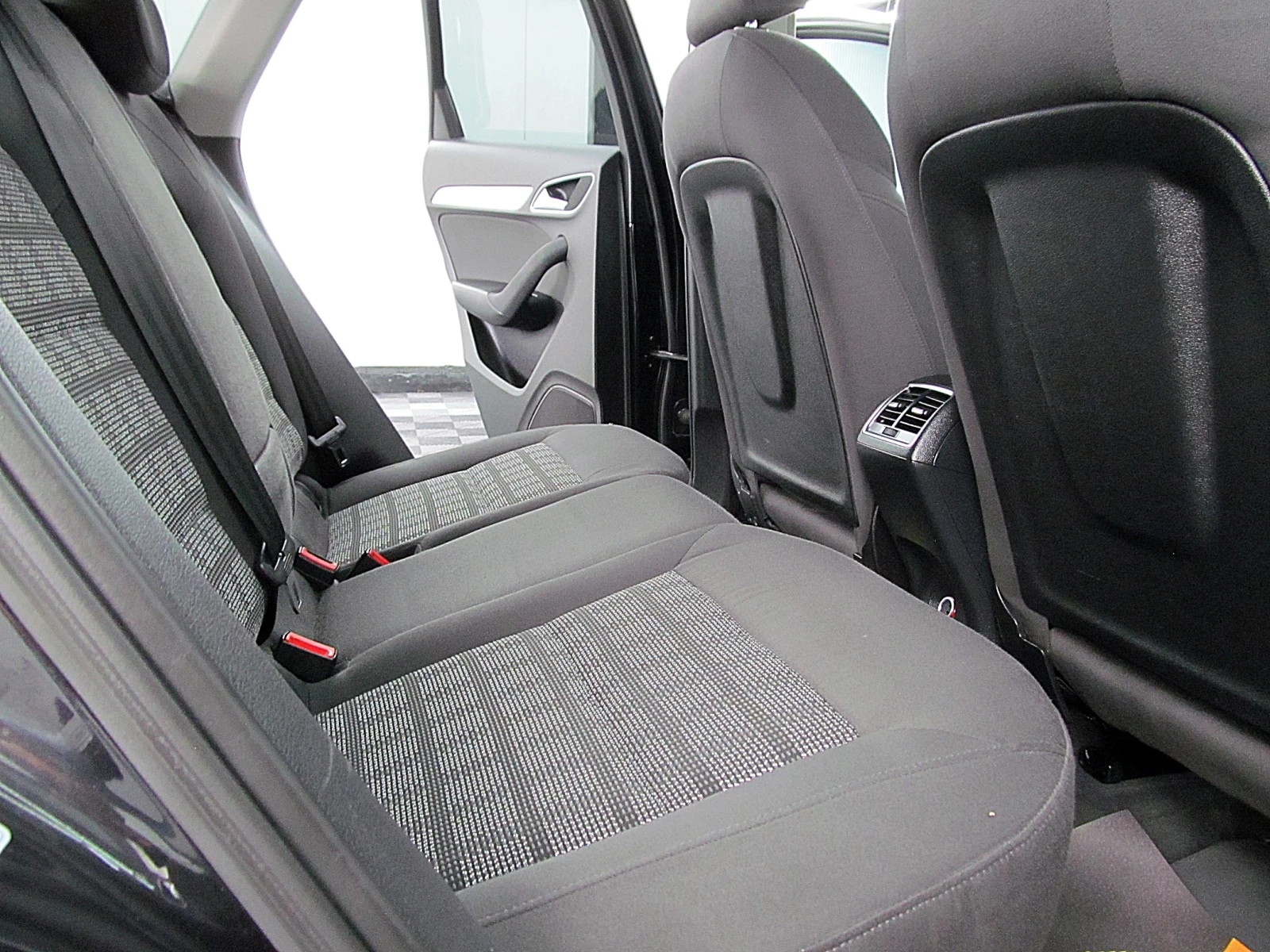Audi Q3 S-LINE/F1/LED/NAVI/ TOP!!!СОБСТВЕН ЛИЗИНГ - изображение 8