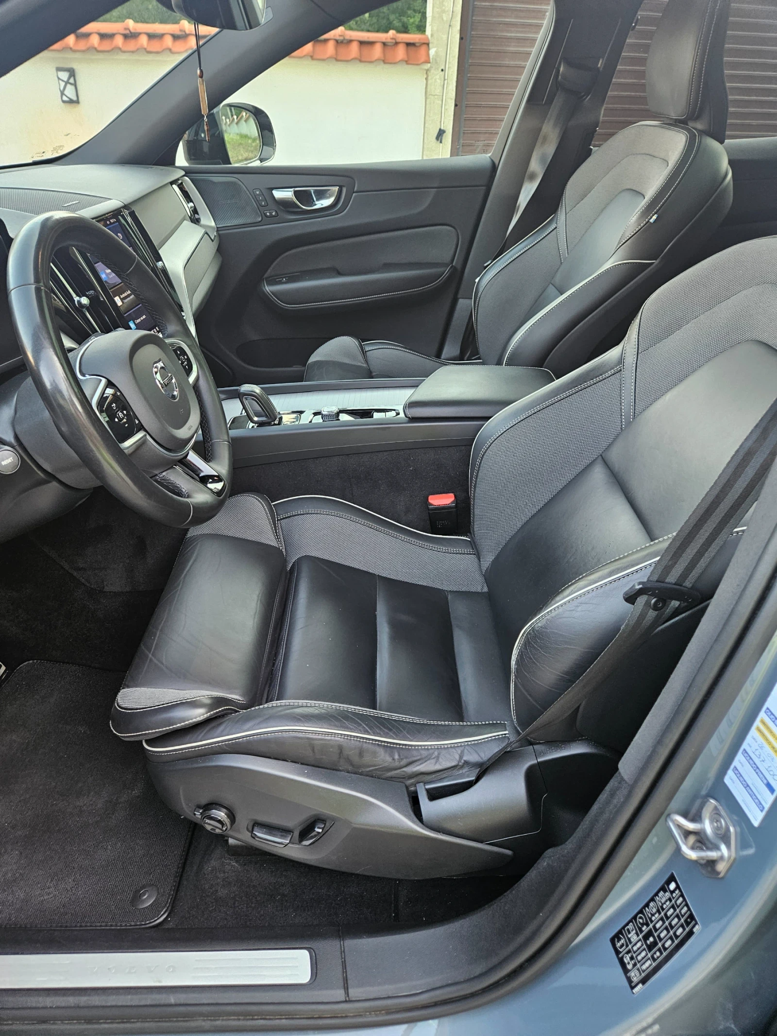 Volvo XC60 Дизел хибрид PLUS  DARK 240кс  - изображение 10