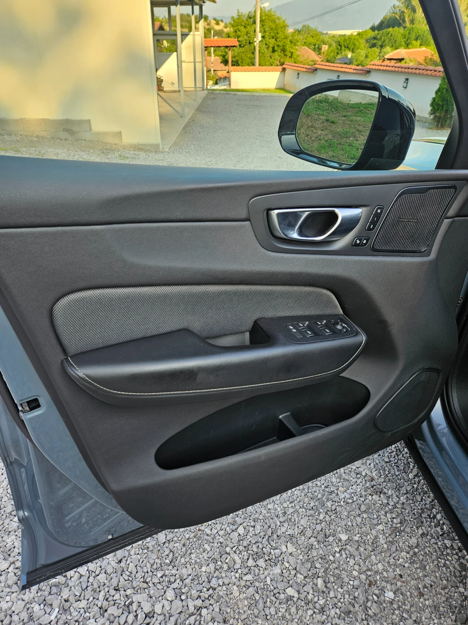 Volvo XC60 B4 mild hibrid PLUS  DARK 240  | Mobile.bg   17