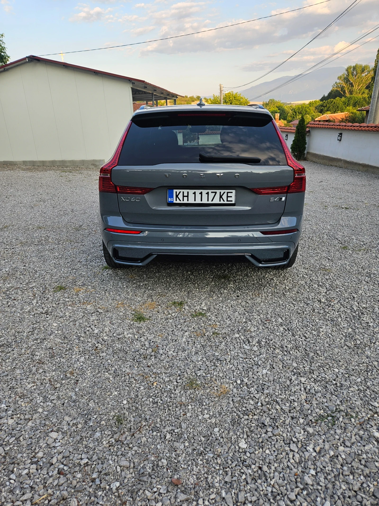 Volvo XC60 Дизел хибрид PLUS  DARK 240кс  - изображение 6