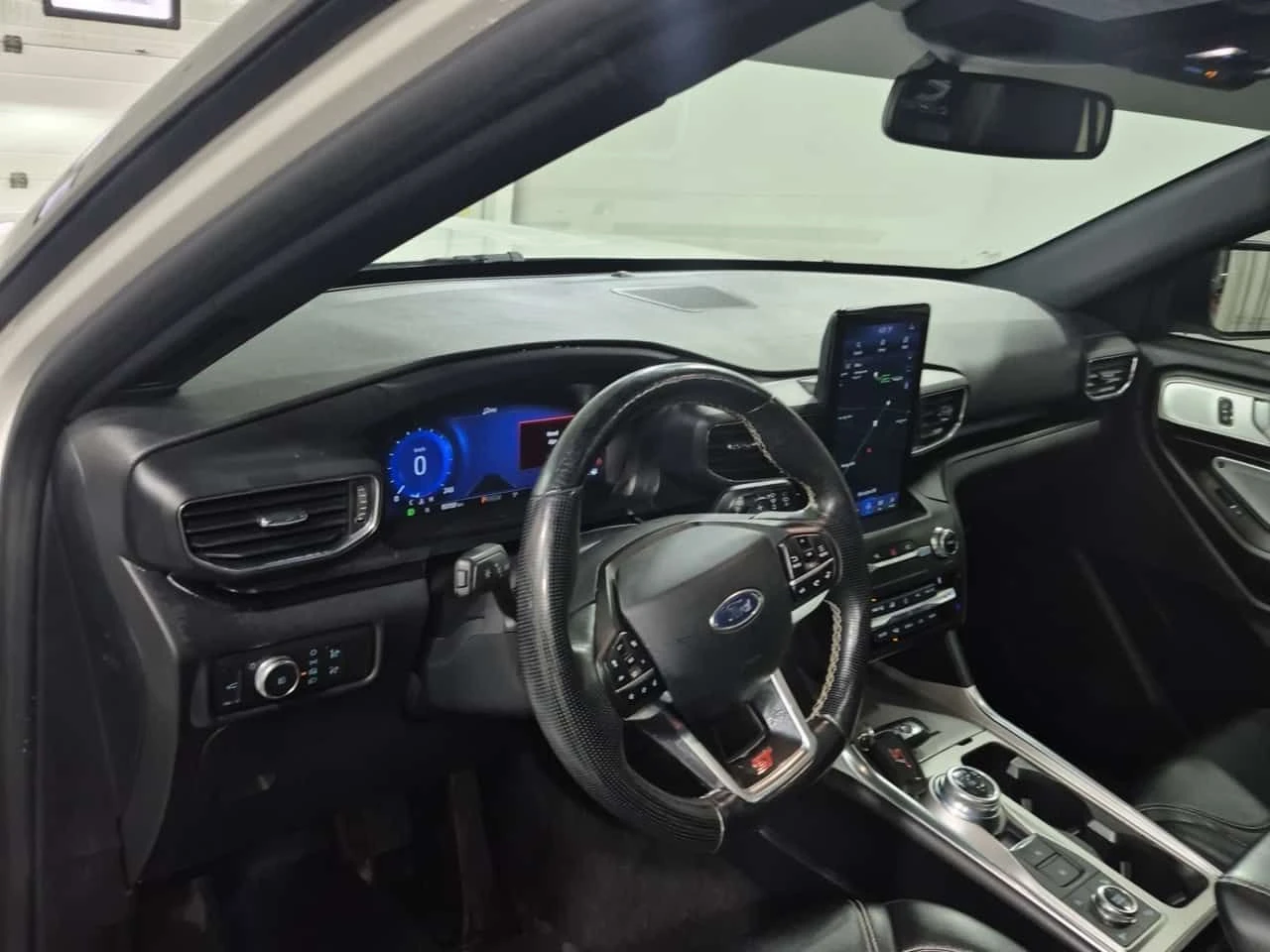 Ford Explorer * ST * CARFAX * 360 КАМЕРА * ОБДУХВАНЕ * 2 КЛЮЧА *, снимка 11 - Автомобили и джипове - 53986836